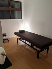 ふくの手狭山市役所前店 施術ベッド完備｜狭山市のレンタルサロンの室内の写真