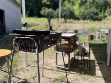 お庭でプライベートBBQ！空調完備の室内へすぐに移動でき、小さなお子様や高齢者も安心です。 - 一棟貸切古民家 Mikatana （ミカタナ） 親子ヨガ・子連れ教室｜牛窓海水浴場徒歩5分・340㎡・秘密基地の外観の写真