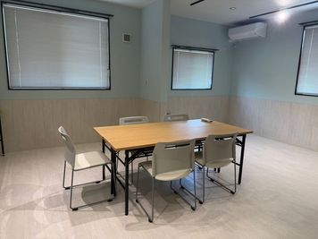 交野市多目的スペース 【オープン価格】交野市レンタル会議室・多目的スペースの室内の写真
