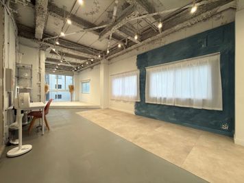 エフスペ平塚｜湘南エリアの砂浜スタジオ エフスペ平塚｜湘南砂浜スタジオ｜白ホリ＆機材無料の室内の写真