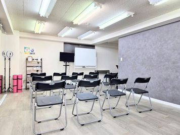 レイアウト変更自由です - Space AKARI板橋駅前店 レンタルスペース　Space AKARI 板橋駅前店の室内の写真