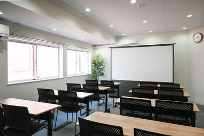 Noyura Space 平塚駅前店 【多目的貸し会議室】JR平塚駅 徒歩1分の室内の写真