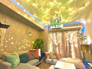 KOHA新宿1st ✨LED搭載の夢のようなパーティールーム✨の室内の写真