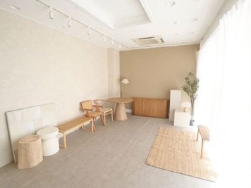 【日本橋馬喰町】1F路面店・シャッター開放可🪟自然光たっぷりナチュラルモダン🪑アパレル|展示会|物撮り|ポートレート|ペット - milk studio 日本橋店