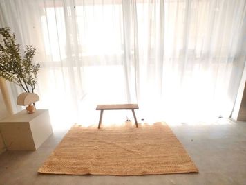 ペット撮影も可能です🐶 - milk studio 日本橋店 milk studio ナチュラルモダン🪑🌿【〜10名様】の室内の写真