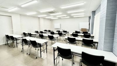 福山駅徒歩3分・セブンさん向かい【土日祝限定☆格安1DAY】最大36名着席可　会議備品も込み込み価格　カンファレンス21福山 - カンファレンス21　福山駅会議室