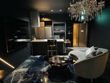 Luxury Sweet HAKATA 駅チカ×80㎡ 大人のLuxury空間 LSHakata 6Bの室内の写真