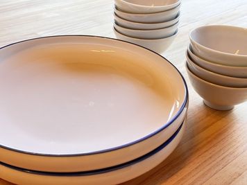 大皿やお茶碗もあります - ほからや ほからや板橋成増の設備の写真