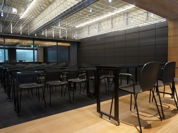 話者が見えやすい小上がり構造 - Basis Point上野店 30名レンタルスペース - Xの室内の写真