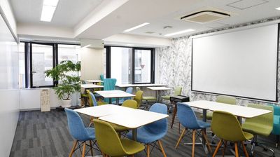 プロジェクターを使用する場合のレイアウト例 - ウィズスクエア・GLOXIA銀座店 スペース Bの室内の写真