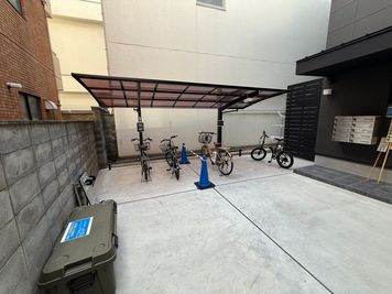 駐輪場/向かって左側ブランスペース用の駐輪場をご利用下さい。 - 貸会議室/レンタルスペース　ブランスペース キッチン付き貸会議室/レンタルスペースのその他の写真