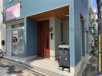 入り口 - NOBITALE SPACE のびのびハウススタジオの入口の写真