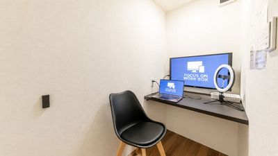 【フォーカスオン枚方店⑥号室】駅徒歩2分/完全個室ワークボックス/高速光回線Wi-Fi/VOD対応モニター・各種充電器完備 - ≪フォーカスオン枚方店≫駅近ワークスペース