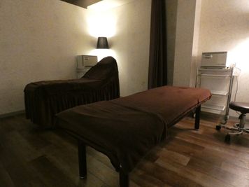 名古屋矢場町3分！エステルーム2部屋同時利用可。施術研修等にお使いいただける２台同時利用のプラン。 - 【名古屋矢場町3分NYスタイル空間】D→START名古屋栄本店