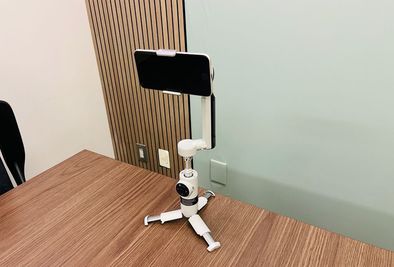 三脚(スマホジンバル)も常設しております。 - Atelier (アトリエ)の設備の写真
