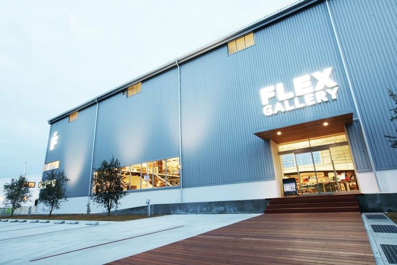 フレックスギャラリー広島店 店舗前駐車場 - フレックスギャラリー広島店 店舗前駐車場