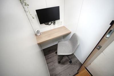 <ミニマルワークスペース立川No.3>1人用個室🚪光回線Wi-Fi📶電源🔌モニター🖥️テレワーク/オンライン会議 - 【ミニマルワークスペース立川】