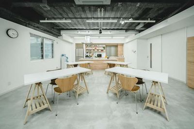 可動式テーブルでレイアウト自由自在！ - ZOU CREATIVE KITCHEN 料理教室･交流会･企業イベントetc…キッチン付きスタジオの室内の写真