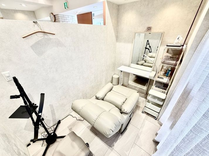 例)アイリスト用レイアウト① - 【本山駅４分】備品無料◎｜リクライニングチェア｜美容室内の個室 【本山駅４分】備品無料◎リクライニングチェア｜ヘアサロン内の個室の室内の写真