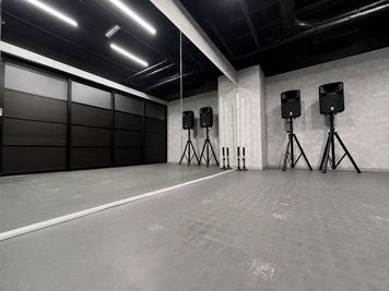 スタジオ内 - RE:VISION立川 【RE:VISION立川】ダンススタジオの室内の写真