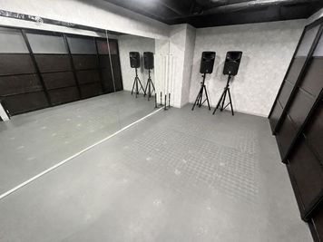 スタジオ - RE:VISION立川 【RE:VISION立川】ダンススタジオの室内の写真