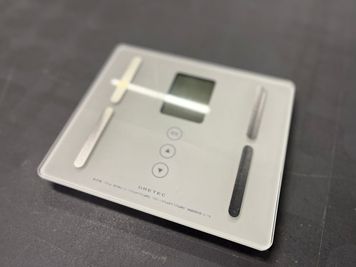 体重計 - RE:VISION立川 【RE:VISION立川】ダンススタジオの設備の写真