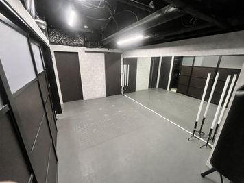 スタジオ - RE:VISION立川 【RE:VISION立川】ダンススタジオの室内の写真