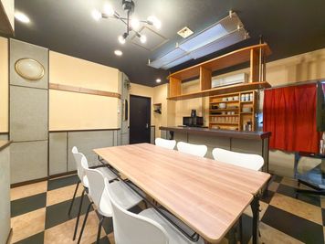 会議室　打ち合わせに使用したり、仕事したりできます。 - 未定 早稲田Space+2 　仕事も遊びにも使えるプライベート空間の室内の写真