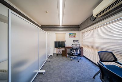 BUSINESS LOUNGE 冷泉町 BUSINESS LOUNGE ROOM A 貸し会議室の室内の写真