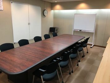 【関内】駅徒歩0分！少人数におすすめの貸し会議室(10名) - NATULUCK関内セルテ