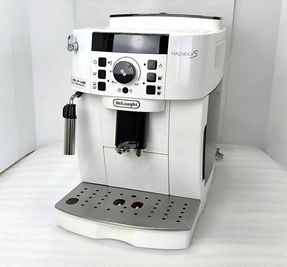 De'LonghiマグニフィカS(¥1,000)
※コーヒー豆は別途
 - ZOU CREATIVE KITCHEN セミナー･交流会・展示会etc…設備充実！集まる場に最適スペースの設備の写真