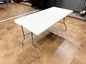 無料貸出折り畳み式テーブル1台(152x70cm) - ダンスと歌・楽器練習レンタルスタジオ　ONDO PIT ダンスと歌・楽器練習レンタルスタジオ　ONDO PIT の設備の写真