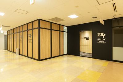 ZXY 草加 Solo 3の入口の写真