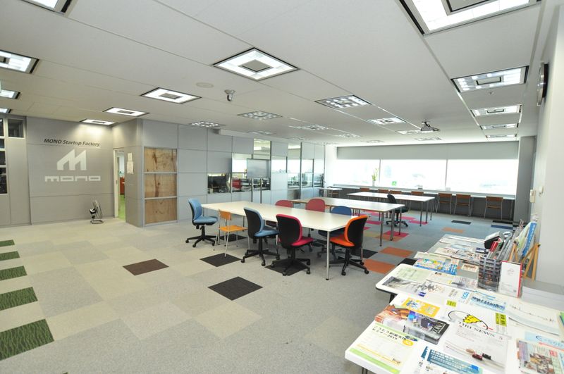 Asia startup Office MONO フリースペースの室内の写真