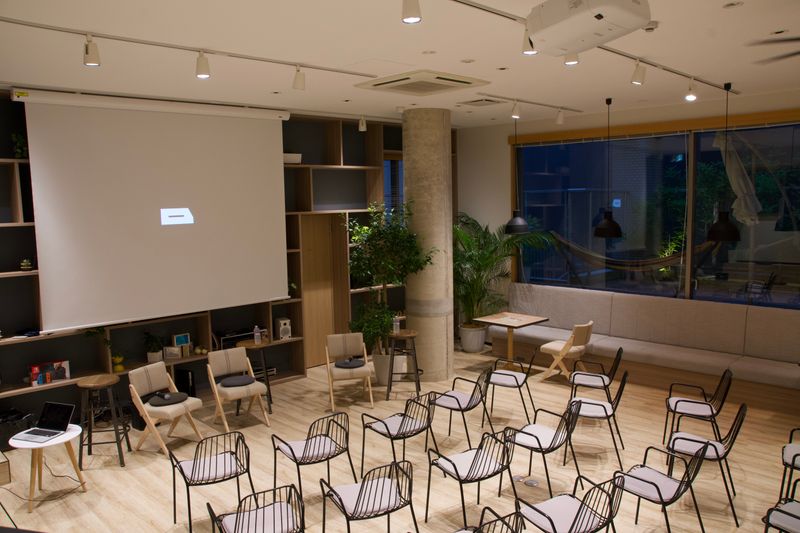 イベント貸切利用 - DMZ CAFE
