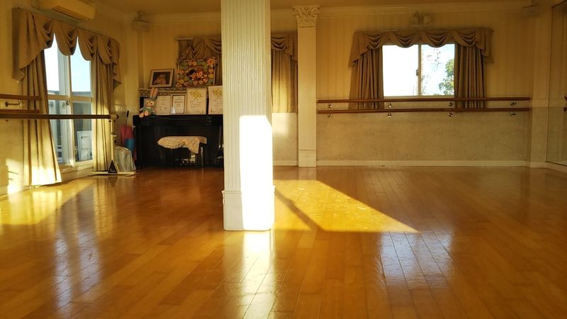 マユミバレエスタジオ（荻田） バレエやダンスの練習場です。の室内の写真