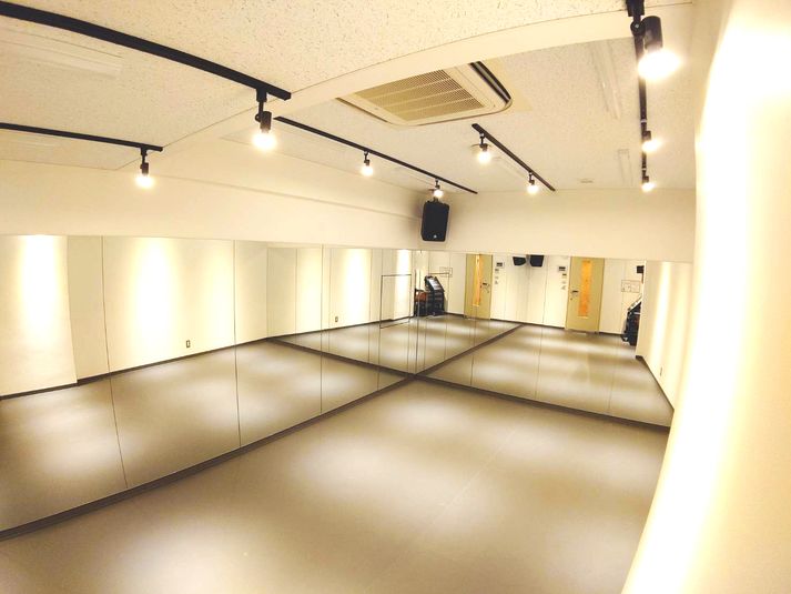 スタジオパックス 新松戸店 R7ダンススタジオの室内の写真