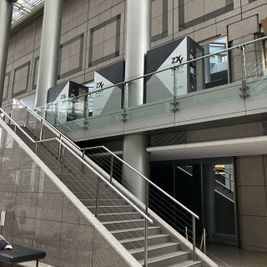 ZXY BOX新宿パークタワー Solo 4の室内の写真
