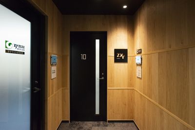 ZXY 北千住 6F Meets Aの入口の写真