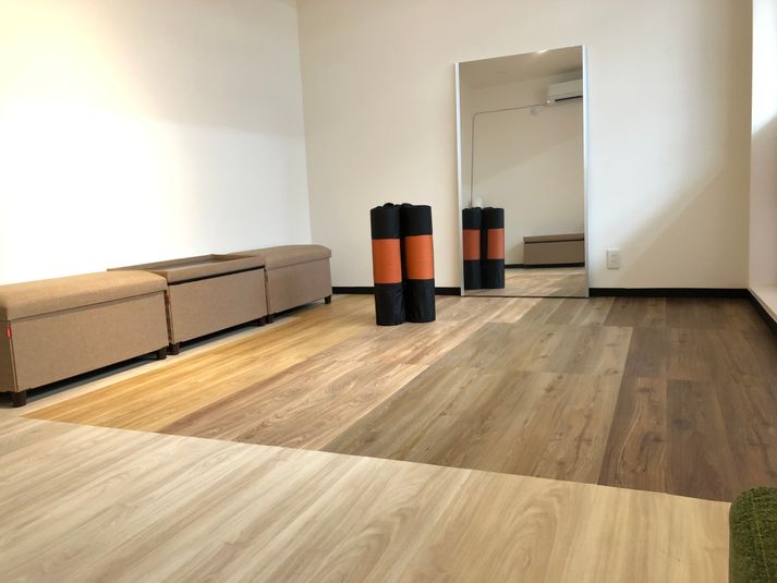 ２階はしっこ個室（まなびルーム） - LaQoo天神橋三丁目ヨガスタジオ