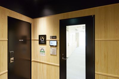 ZXY 新宿御苑前 Solo 14の入口の写真