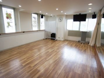 【伏見駅徒歩3分／最大7名】 年中無休、無料備品が豊富な貸し会議室！ - 名古屋会議室 スタジオフィックス名古屋栄伏見店