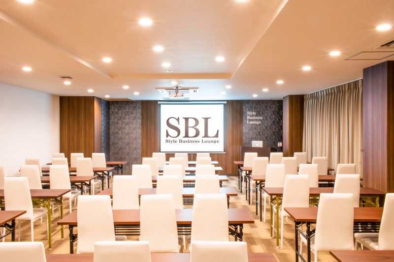 SBL烏丸会議室 1F 大会議室 【60名様】の室内の写真