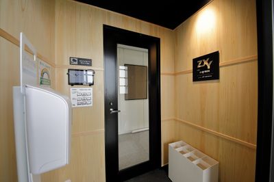 ZXY 恵比寿 Solo 10の入口の写真