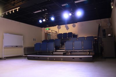 可動式座席30席 - スタジオ・小劇場「シアターウィング」 四ッ谷のホール型イベントスペース・小劇場の室内の写真