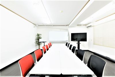 【本町駅徒歩1分】無料設備充実！会議・面接・セミナーに最適な貸会議室 - ラミ本町 Kelly