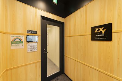 ZXY 神保町 Solo 10の入口の写真