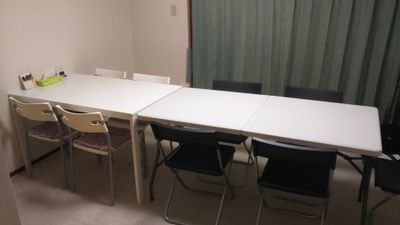２テーブル並列 - 西船橋レンタルスペース「カルレクラブ」 個室スペースの室内の写真