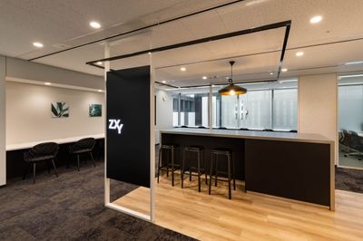 ZXY 梅田 Solo 3の入口の写真