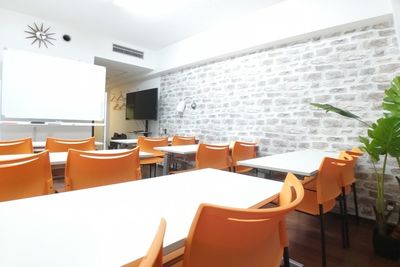 お気軽会議室　ユニゾーン新大阪 エトワール新大阪　会議室の室内の写真